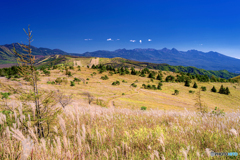 長野県・車山 初秋の登山道から眺める南八ヶ岳の風景