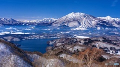 長野県・冬の野尻湖と黒姫山の風景 1