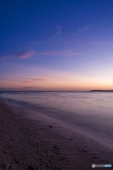 沖縄県・瀬底島 瀬底ビーチの夕焼け 1