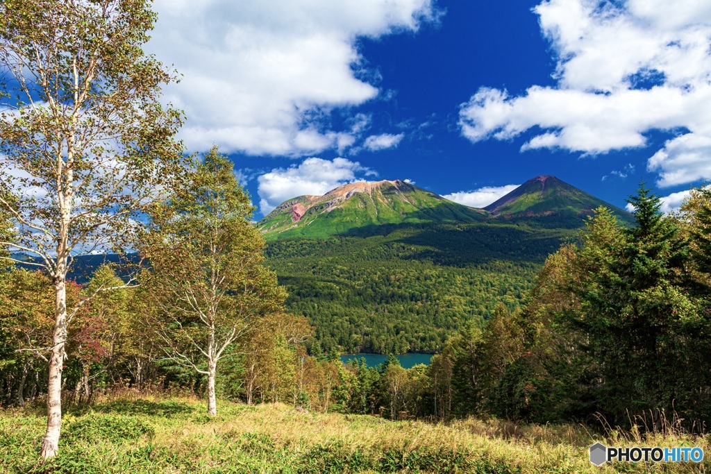 北海道・阿寒国立公園 雌阿寒岳と阿寒富士