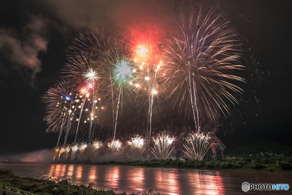 新潟県・おぢやまつり大花火大会 2017 大スターマイン 2