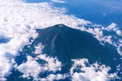 山梨県・夏の富士山（空撮）