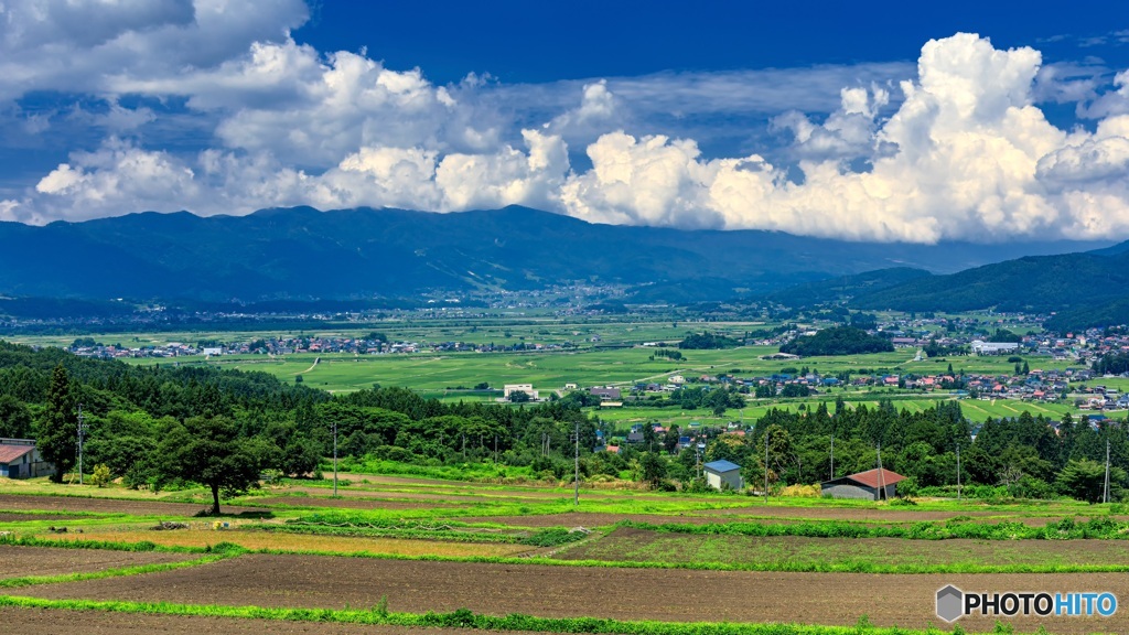 長野県・木島平村 高台から眺める村の風景