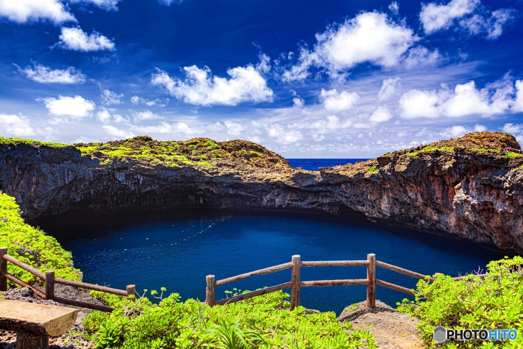 沖縄県・下地島 ブルーホールの風景 1
