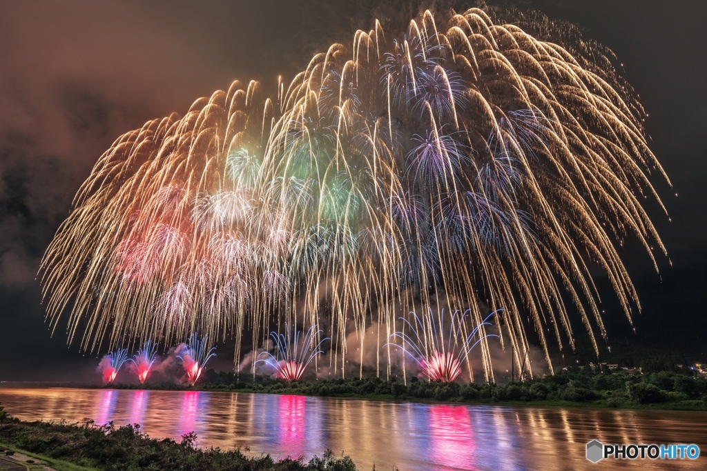 新潟県・おぢやまつり大花火大会 2017 大スターマイン 1