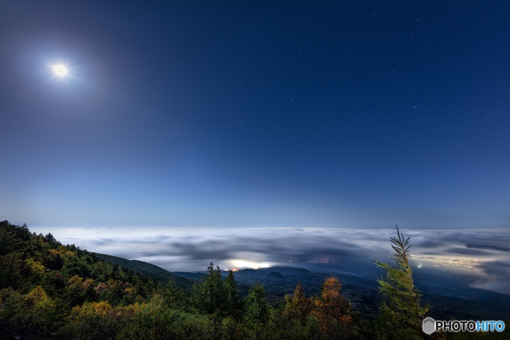 静岡県・表富士宮口五合目の月光の雲海