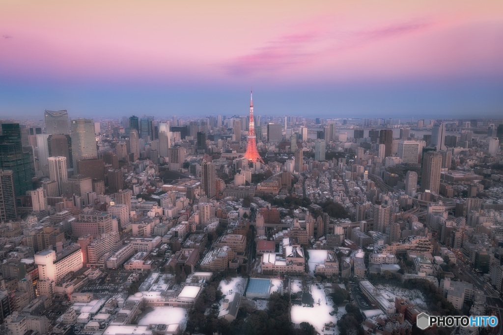 東京都・冬の六本木ヒルズの夕景