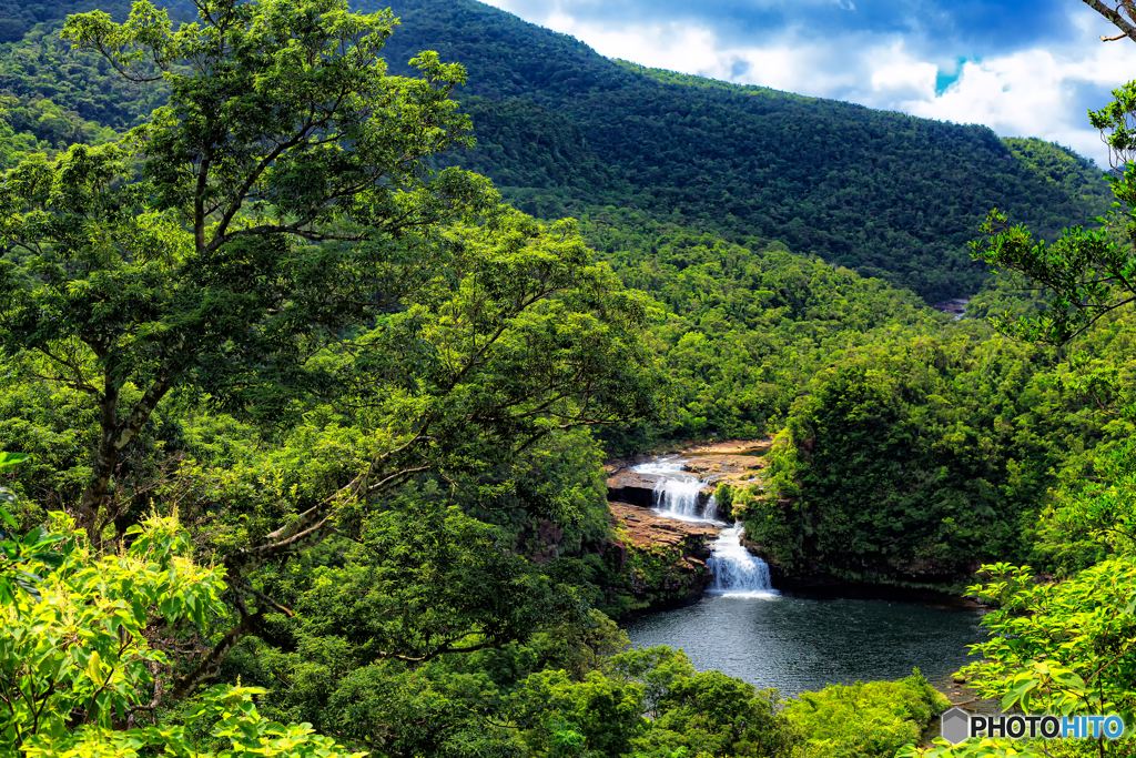 沖縄県・西表島 マリュドゥの滝