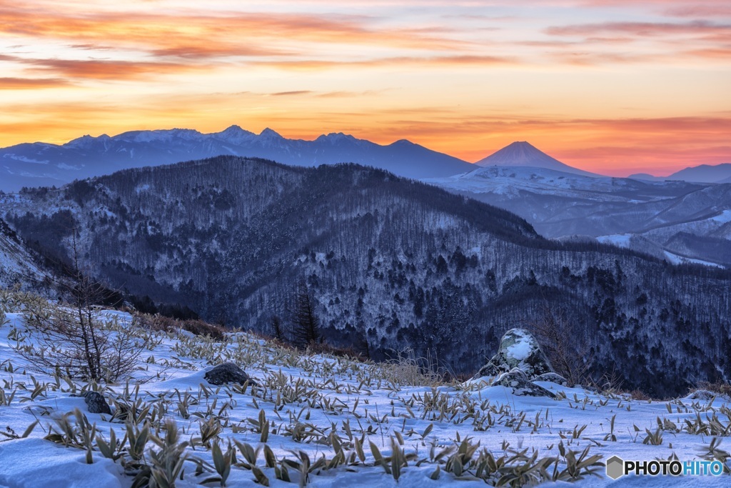 長野県・美ヶ原高原 燃える朝焼け