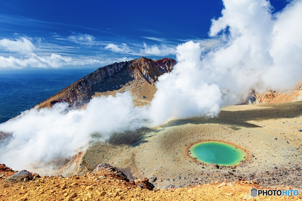 北海道・阿寒国立公園 雌阿寒岳の青沼