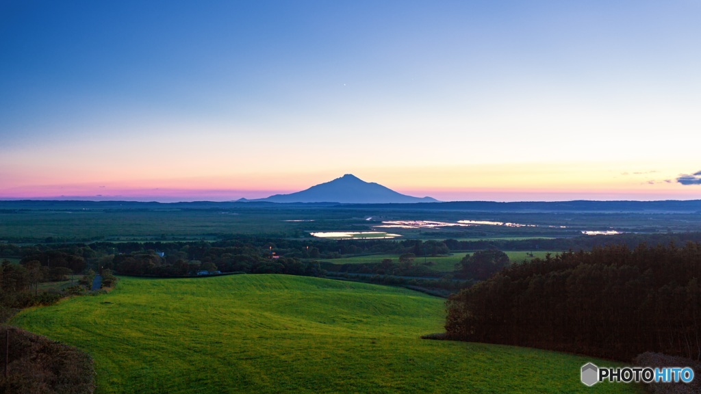 北海道・豊富町 宮ノ台展望台からの夕景