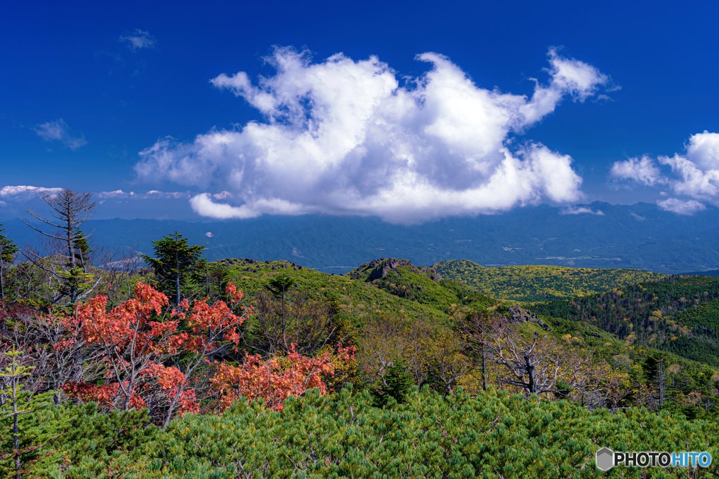 長野県・北横岳 初秋の山頂から眺める風景