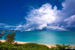 鹿児島県・与論島 海に掛かる虹