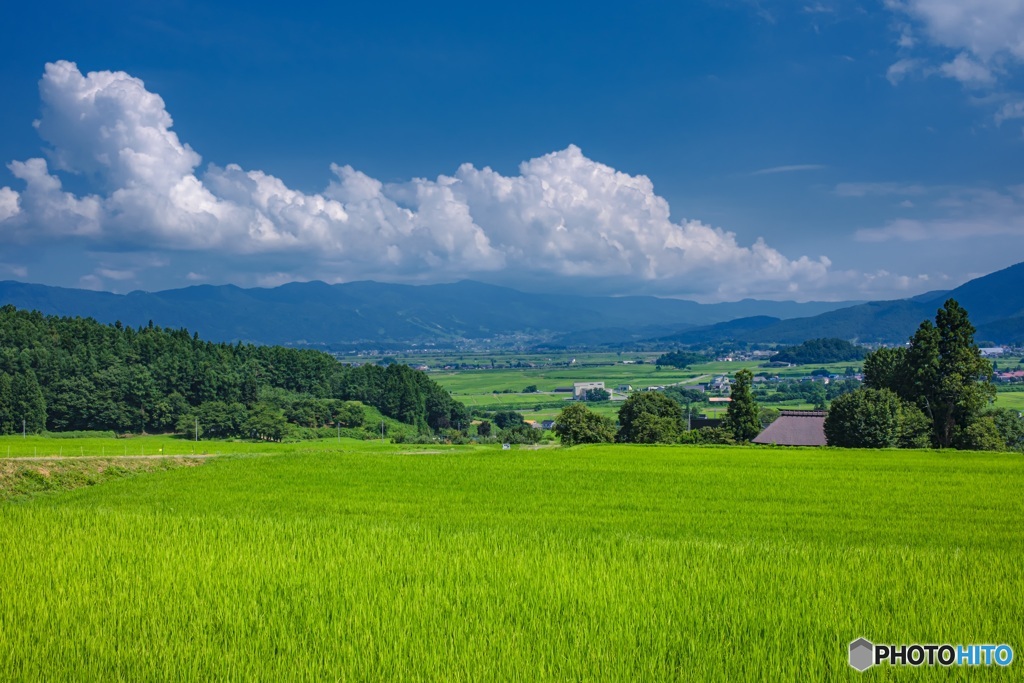 長野県・木島平村 高台から眺める村の風景