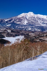 長野県・斑尾高原から望む冬の妙高山の風景 3
