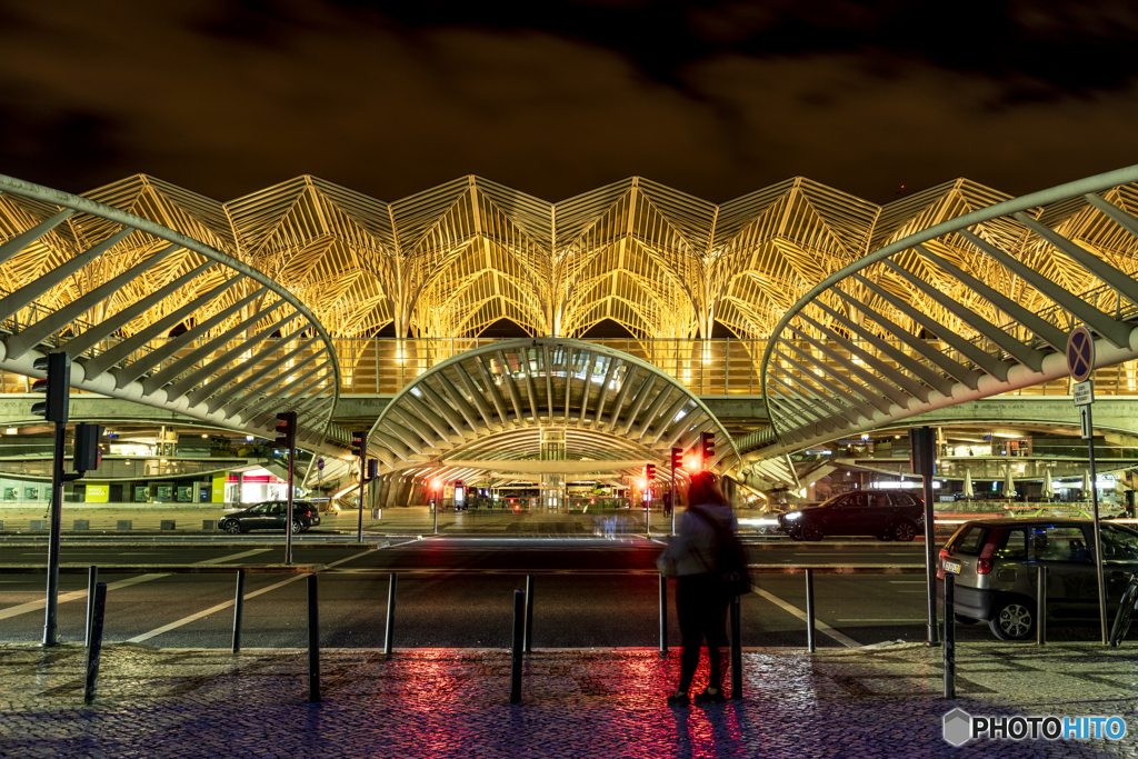 リスボン　ターミナル駅の夜景