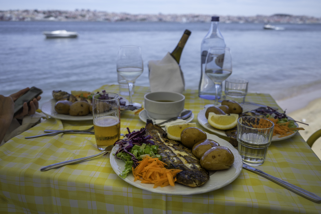 リスボン　海辺で昼食（２）