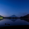 夜明けの精進湖