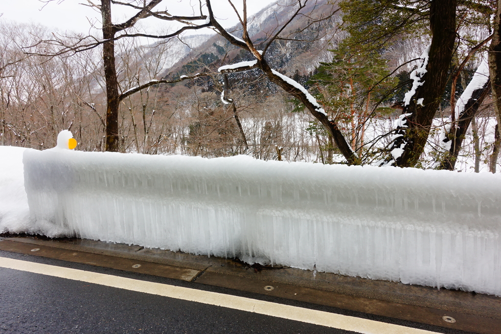 氷のカーテン