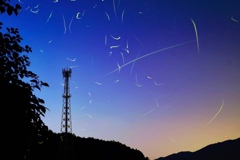 ホタルと鉄塔