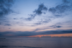 朝焼けの海と空と