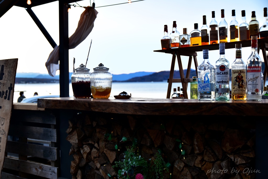 湖畔のBar