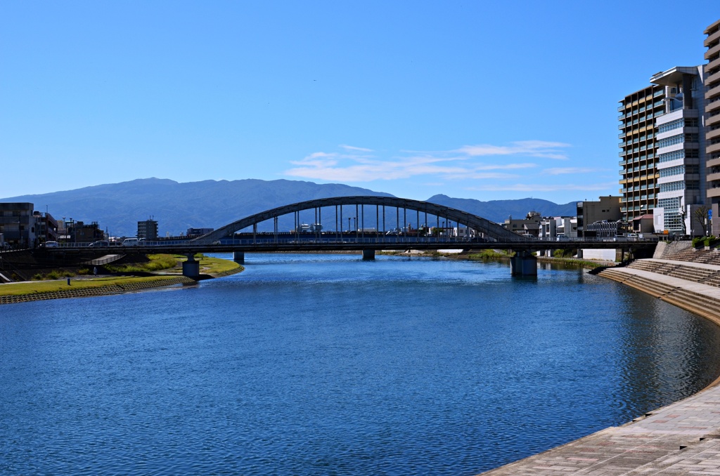 穏や川