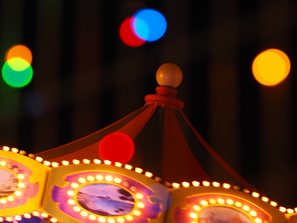 夜の遊園地