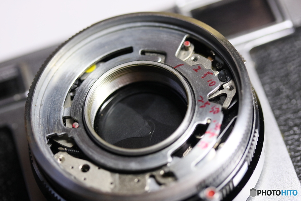 ①レンズシャッター(=^・^=)