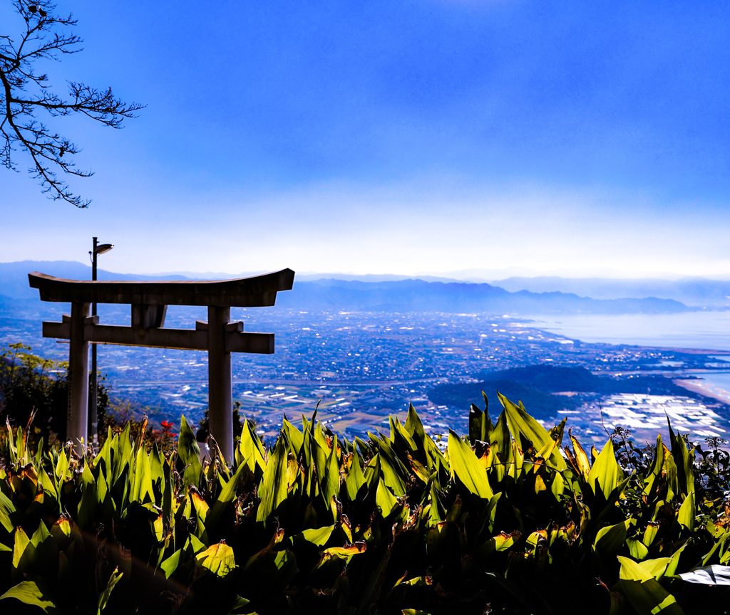 ハラン越しの天空の鳥居