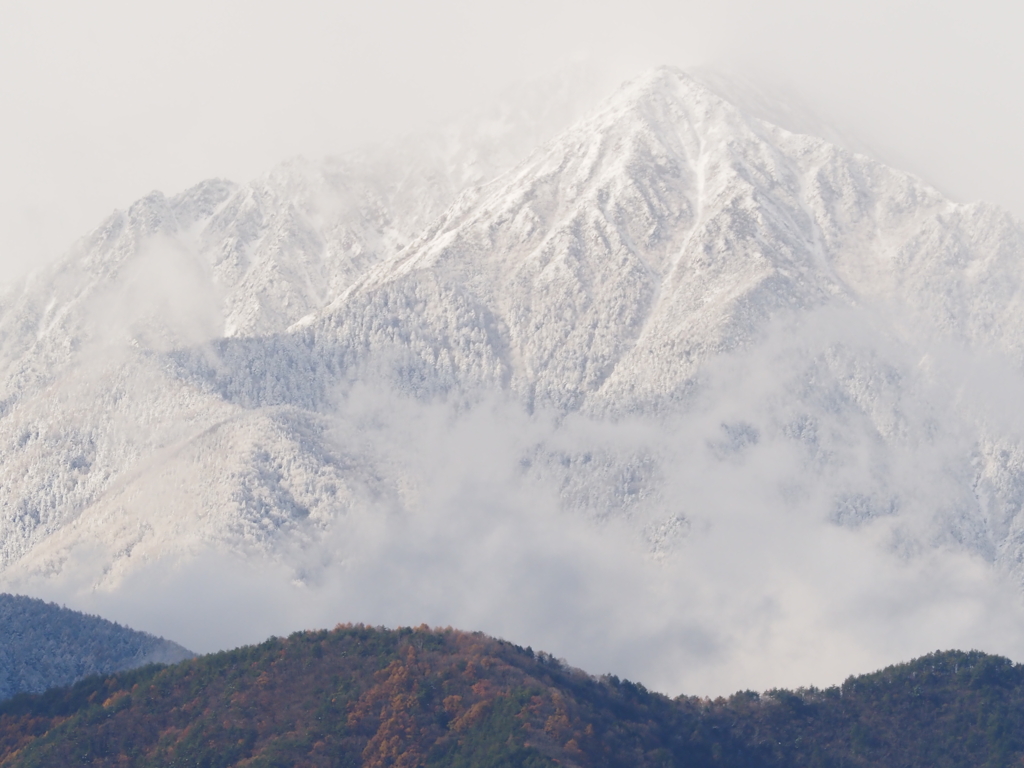 常念岳　晩秋冠雪