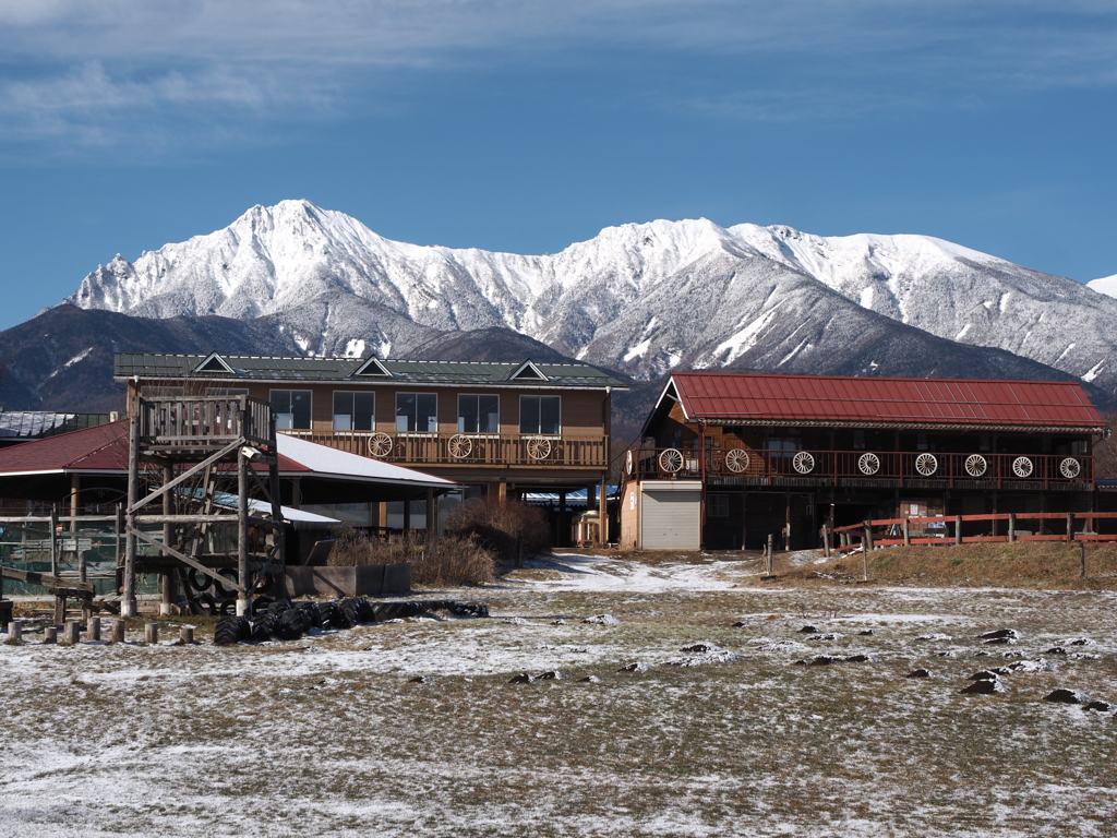 冬の八ヶ岳と滝沢牧場