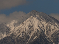 常念岳　2024・25シーズン初雪化粧。