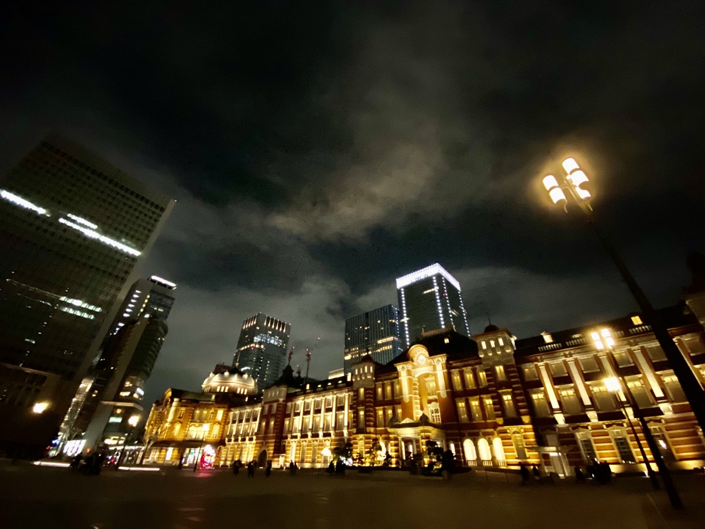 夜の東京駅