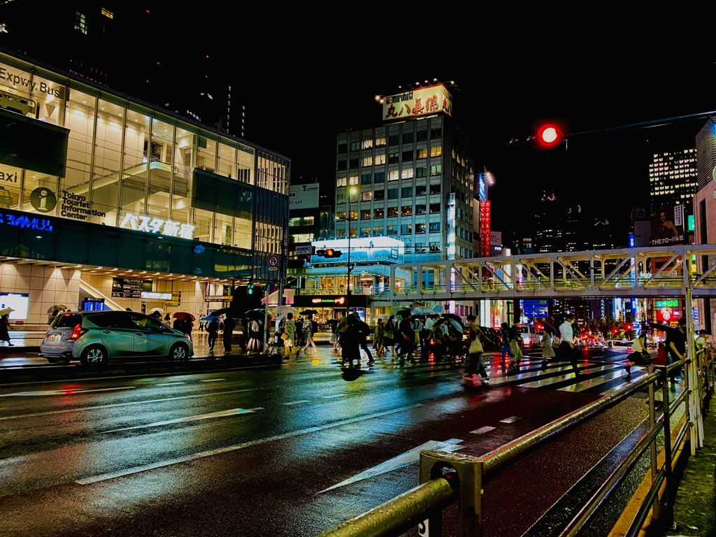 雨の新宿