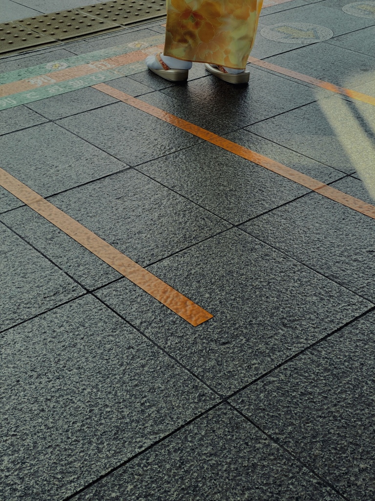 白線の色側