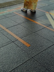 白線の色側