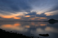 海と空と雲・そして朝を迎える