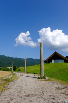 縄文公園と木のモニュメント