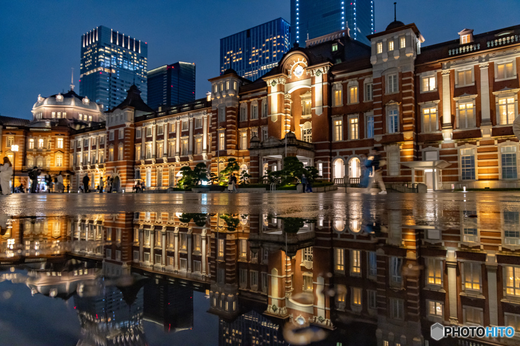 雨上がりの東京駅