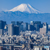 東京のビル群と富士山