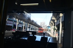 松山市駅を出発