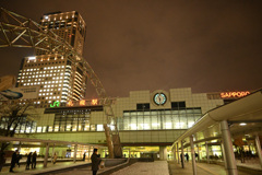 3年前の夜のJR札幌駅舎