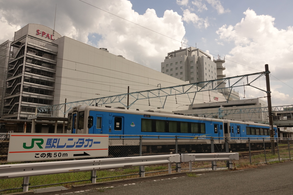 キハ110形のそばを通って山形城址へ！