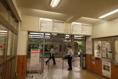 白馬駅改札口