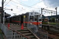 鶴来駅に停車中の元東急電鉄の車両