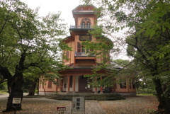 旧済生館の外部