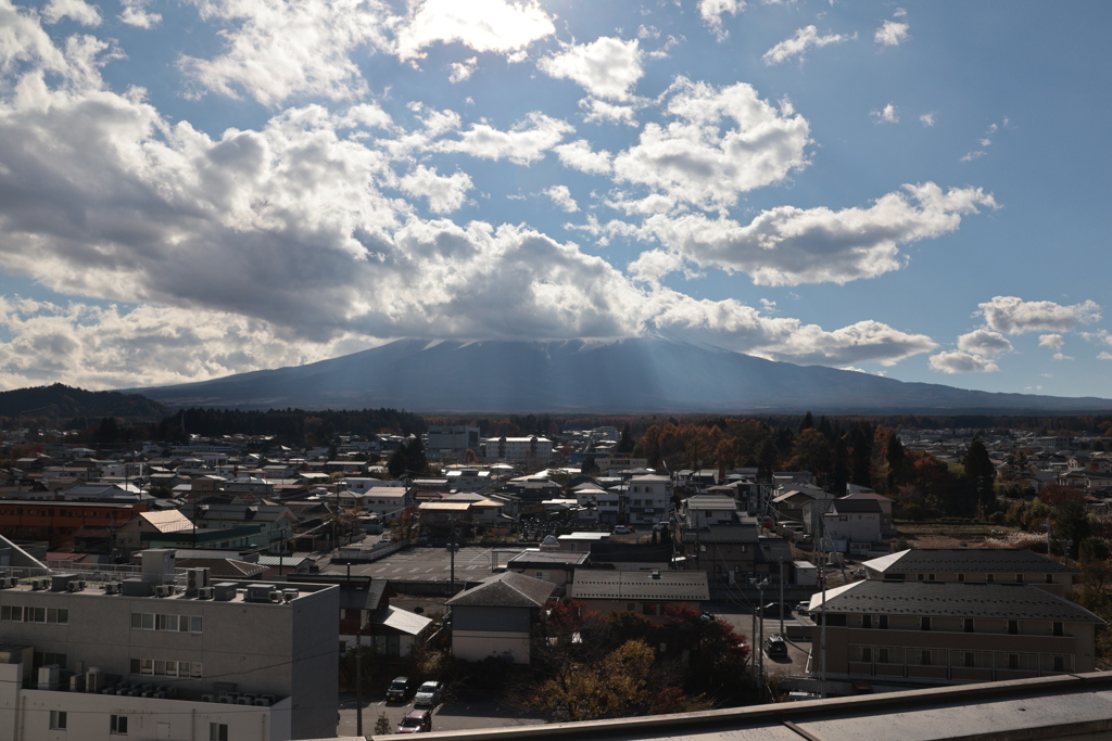 富士山の雲隠れ(-_-;)