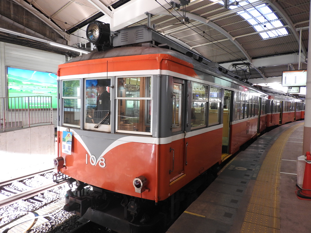 箱根登山電車108形