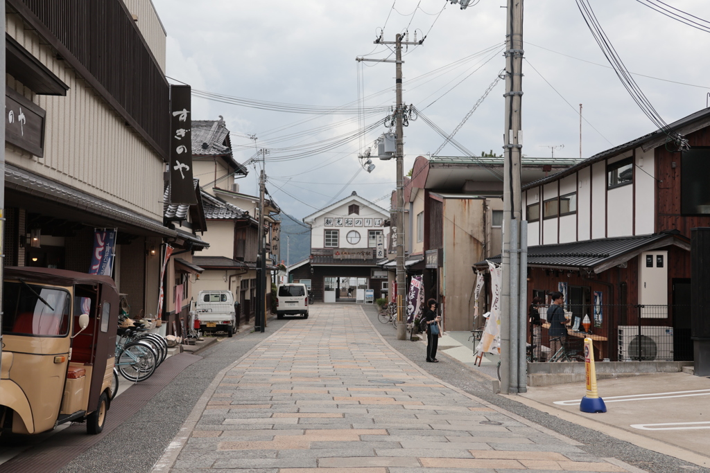 丹海一の宮観光船乗り場通りを撮影
